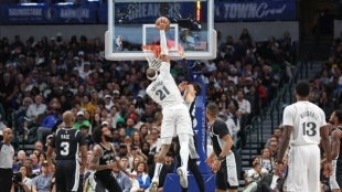 Daniel Gafford, ante los Spurs. Foto: gettyimages