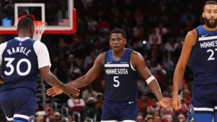 Julius Randle y Anthony Edwards, estrellas de Minnesota Timberwolves.