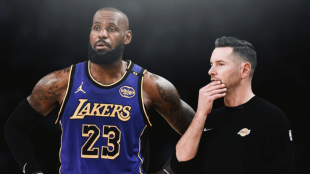 JJ Redick and LeBron James in a Los Angeles Lakers game.