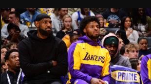 LeBron James resigns to play all the games. Photo: gettyimages