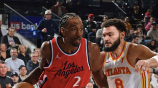 Kawhi Leonard made his debut against the Atlanta Hawks.