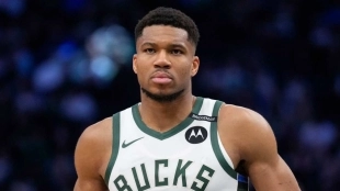 Rumores NBA: Giannis Antetokounmpo podría acabar en un rival directo con una estratosférica propuesta