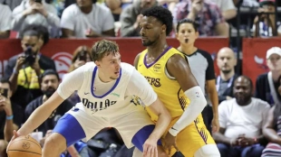 Las luces y las sombras del debut de Cooper Flagg con Dallas Mavericks