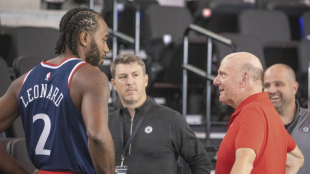 Kawhi Leonard, alongside Steve Ballmer: issues with the Clippers.