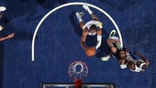 Jonathan Kuminga, maniobra de Warriors. Foto: gettyimages