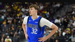 Cooper Flagg and the risks Jason Kidd takes by positioning him as point guard