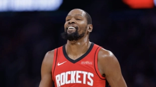 El tremendo error de Kevin Durant que le ha dado la victoria a los Thunder ante los Rockets en el estreno NBA 2025/26