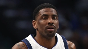 Los Mavs se plantean traspasar a Anthony Davis... ¡y a Kyrie Irving!