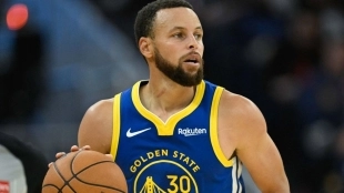Stephen Curry destroza a Victor Wembanyama con su enésima exhibición