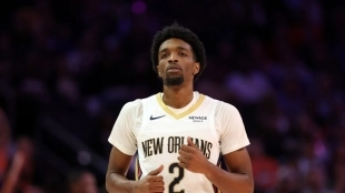 Los 2 jugadores que quieren fichar los Lakers para mejorar su defensa