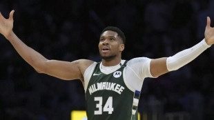 Giannis Antetokounmpo, superestrella de los Milwaukee Bucks