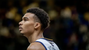 Victor Wembanayam no jugará las semis de la NBA Cup.