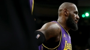 LeBron James, fuera del quinteto titular del All Star por primera vez en su carrera