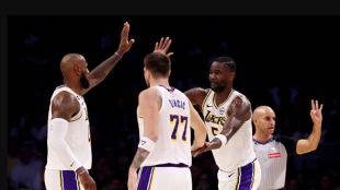 Ayton contribuye al desconcierto infinito de los Lakers