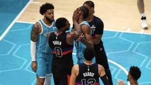 4 expulsados tras una lamentable pelea en el Pistons vs. Hornets
