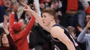 Kevin Huerter, nuevo jugador de Detroit Pistons. 