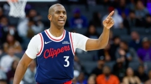Review of the legendary career of Chris Paul, one of the best players in the history of the NBA
