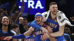 Alex Caruso and Isaiah Hartenstein, players of OKC.