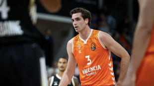Nate Reuvers, key piece of Valencia Basket until 2028.