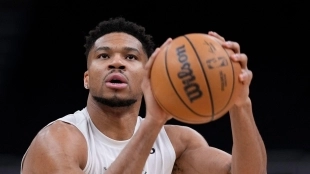 Giannis Antetokounmpo podría estar ante su última temporada en Milwaukee Bucks