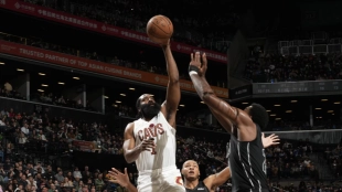 El dedo no impide a James Harden volver a brillar en otra victoria de Cleveland Cavaliers