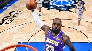 LeBron James remains a superstar at 41 years old.