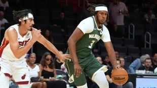 Myles Turner in a game against Miami Heat