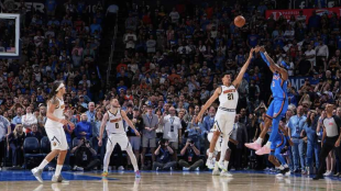 Shai Gilgeous-Alexander eats up Nikola Jokic