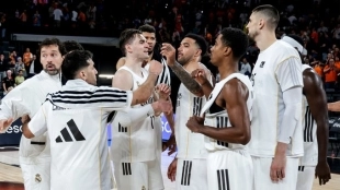 Real Madrid crushes Valencia Basket in a resounding victory
