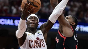 Un Dennis Schroder colosal lidera un triunfo clave de los Cavaliers ante los Raptors