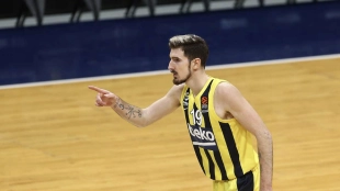 Euroliga: Nando de Colo se recupera para liderar al Fenerbahçe en playoffs