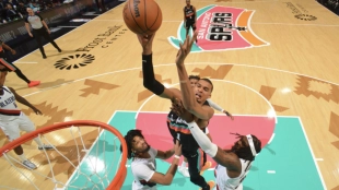 Un enorme Victor Wembanyama impone la ley de los Spurs ante los Blazers