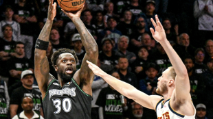 Julius Randle has signed a very serious playoff for the Wolves.