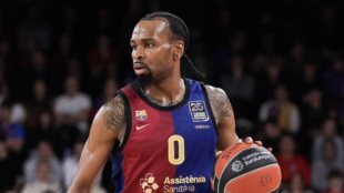 Barcelona thrashes San Pablo Burgos in the Endesa League.