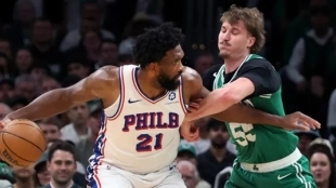 Los Sixers eliminan a los Celtics de los playoffs 44 años después