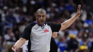 ¡Escándalo en los playoffs NBA! Chris Finch estalla contra Tony Brothers tras una tensa bronca en pleno partido