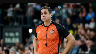 Carlos Peruga, árbitro en Final Four. Foto: gettyimages