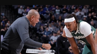 Myles Turner pone en evidencia a Doc Rivers: "Jamás nos multaba por llegar tarde"