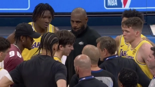 "LeBron tiene el peor silbato de cualquier estrella que haya visto": En los Lakers, escandalizados con el arbitraje ante OKC