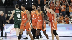 Un gigantesco Valencia Basket se come al Panathinaikos en el OAKA